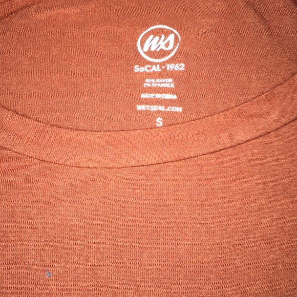 Wet seal tee shirt - Picture 2 of 2